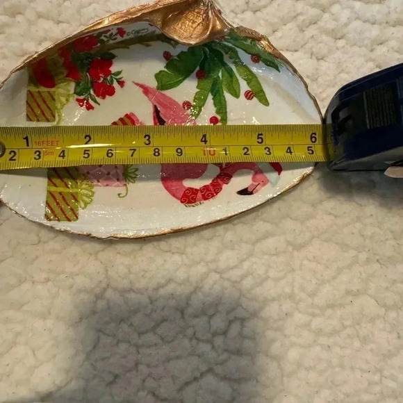 HANDMADE 2 SIDED CLAM SHELL ART/CHRISTMAS FLAMINGOS. 🦩 - Picture 4 of 4